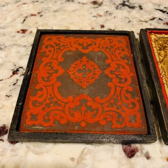 Antique 19th Century 1/6 Plate Ambrotype Daguerreotype Family Portrait - Picture 2 of 9